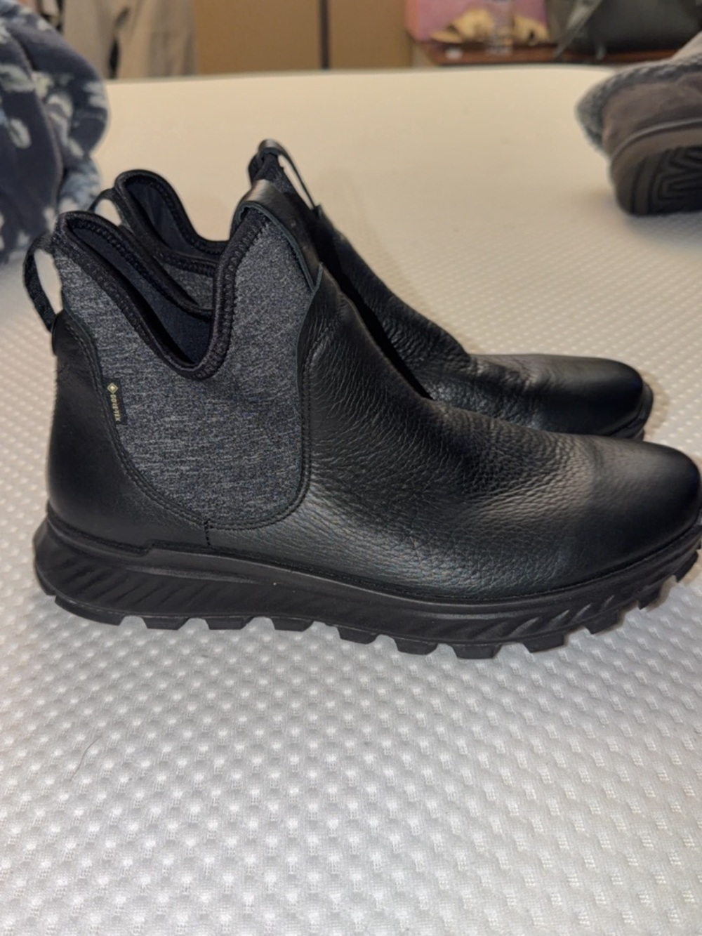 Ecco women’s Black Leather Chelsea-Style All-Weather Boots